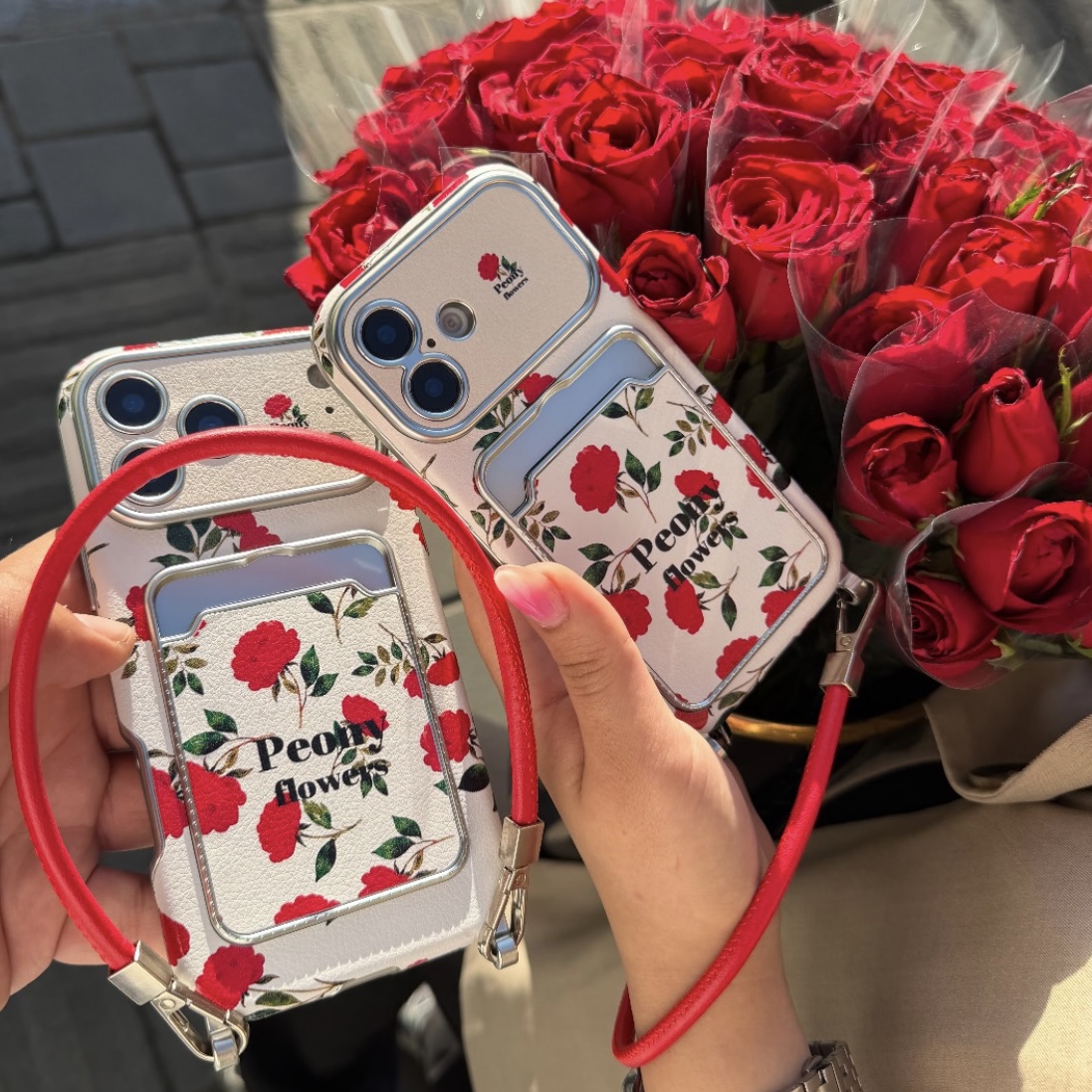 قاب Red rose flowers