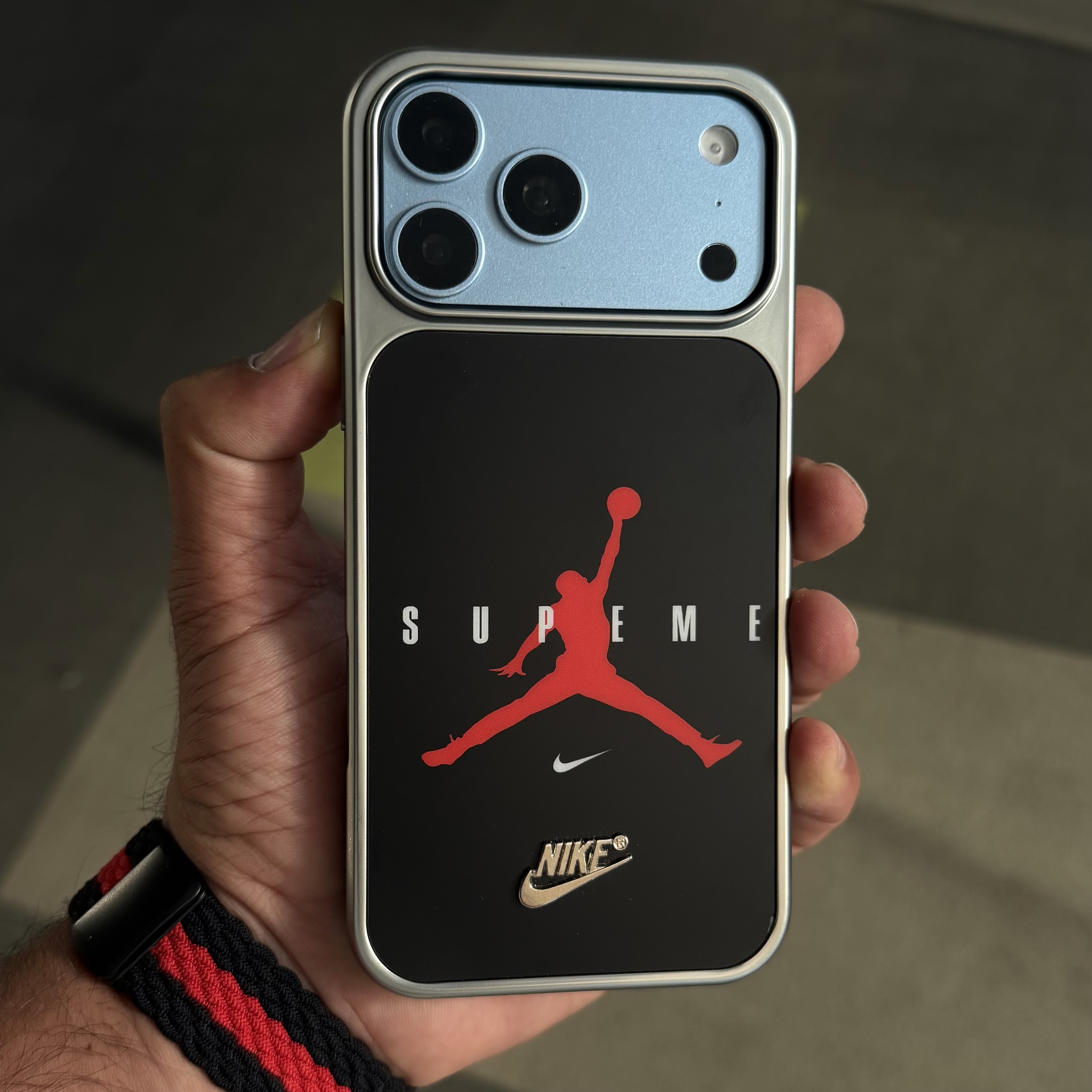قاب jordan nike superme