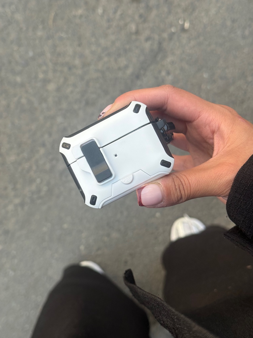 کاور ایرپاد Locker Stand مگنت دار کربنی
